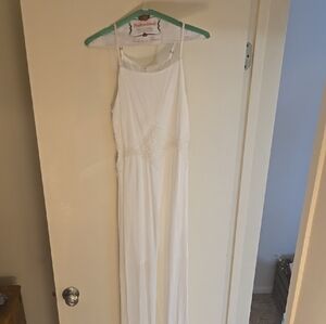 Elegant White Sleeveless Dress